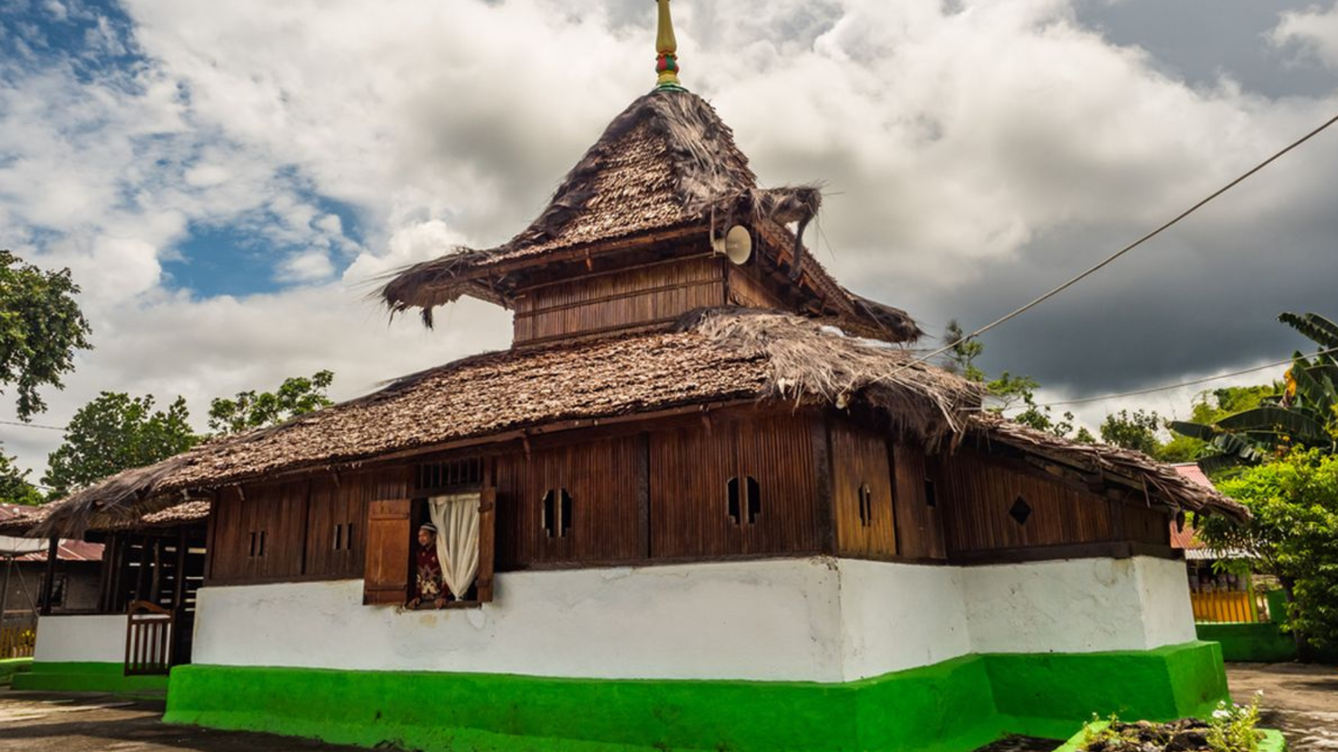 masjid-tua-wapauwe