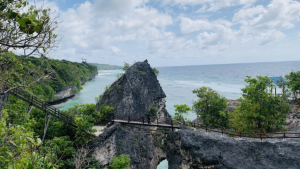 Batu Tongkarayya: Wisata Tebing yang Memikat di Bulukumba!